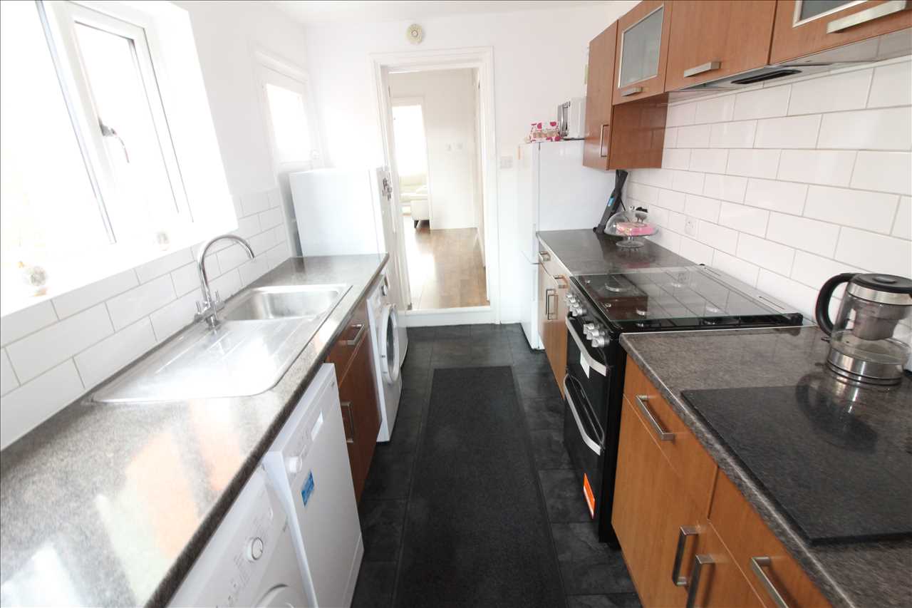 Cambridge Street, Wolverton - Picture 4