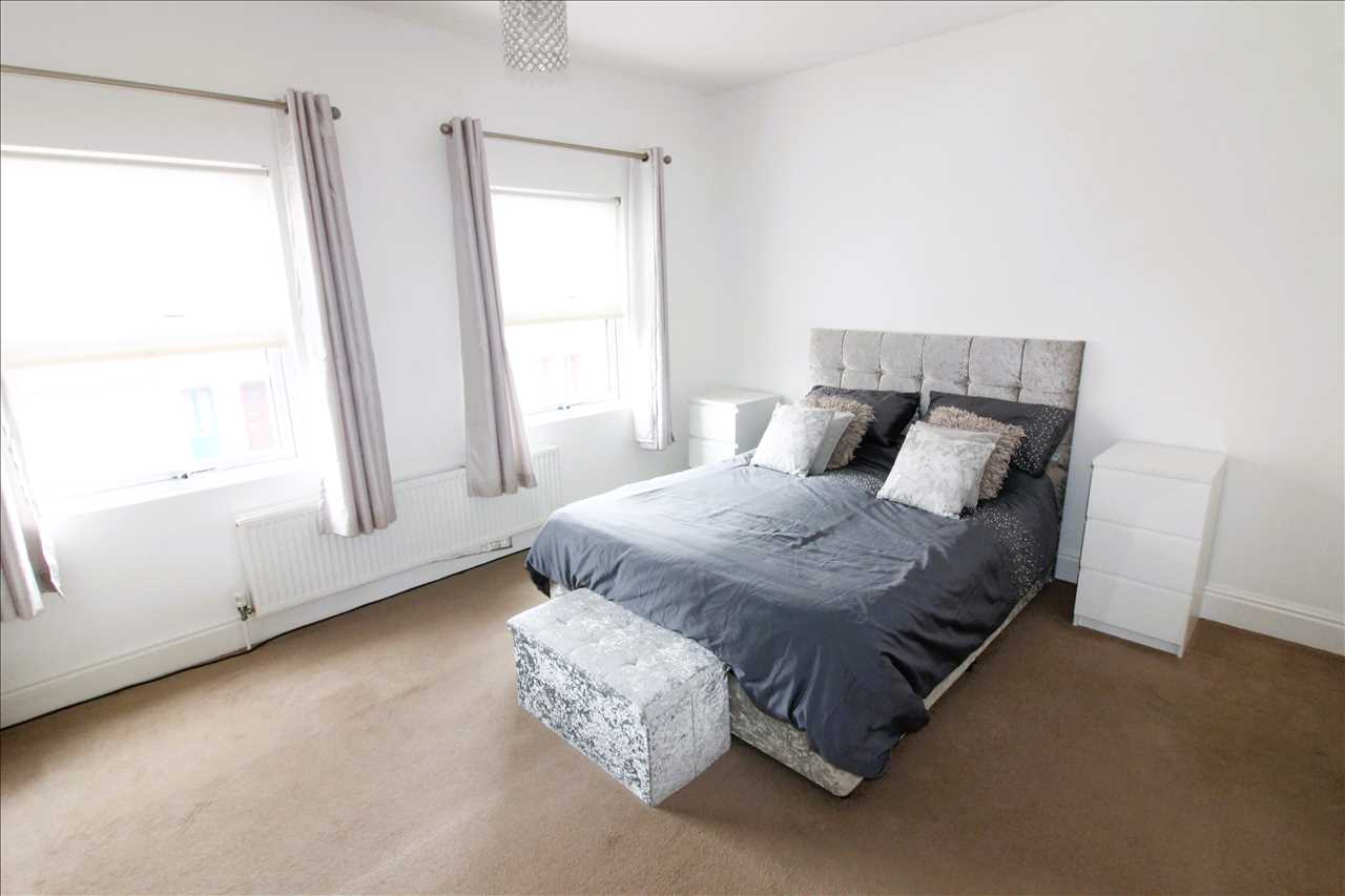 Cambridge Street, Wolverton - Picture 8