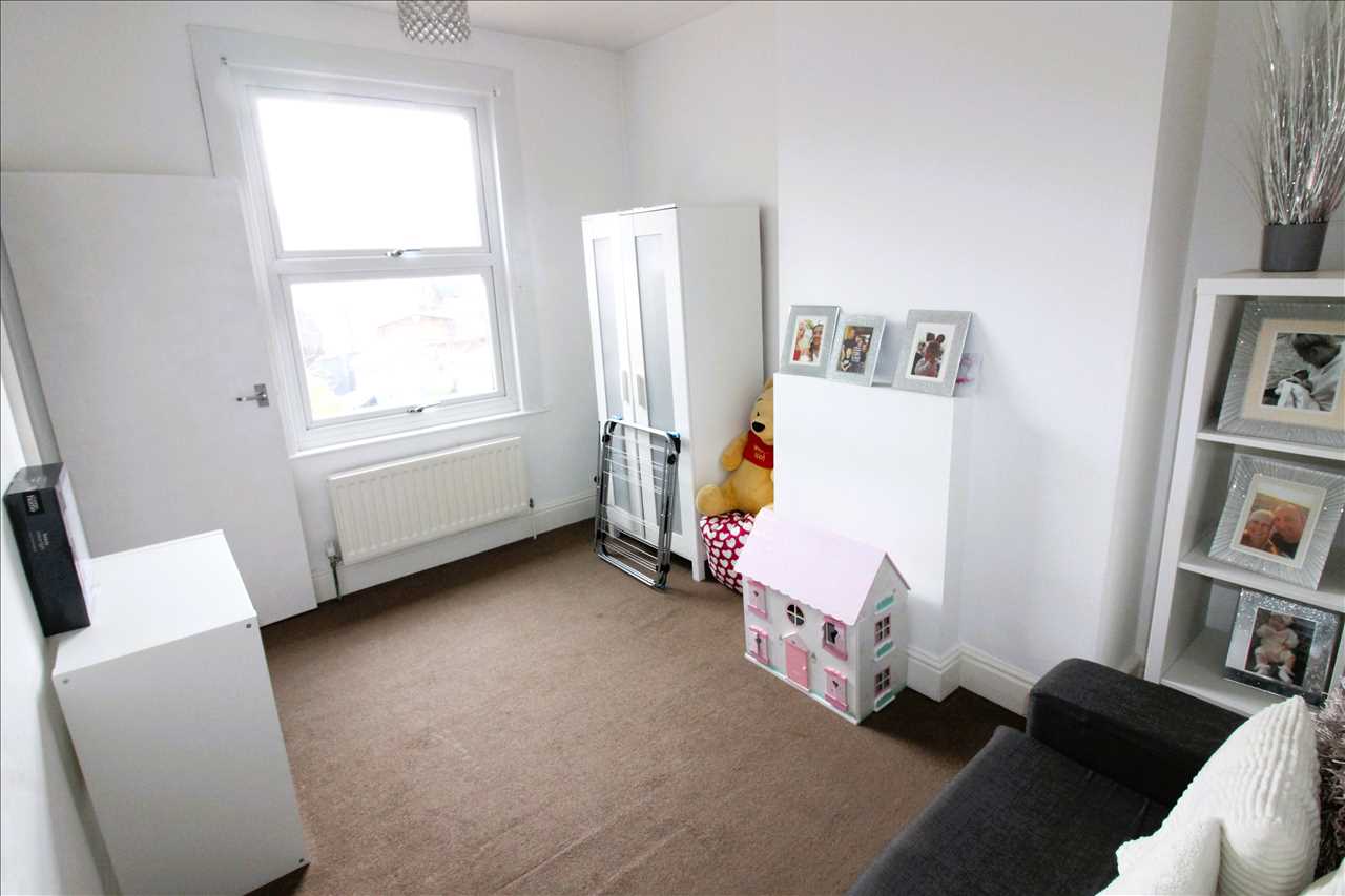 Cambridge Street, Wolverton - Picture 9