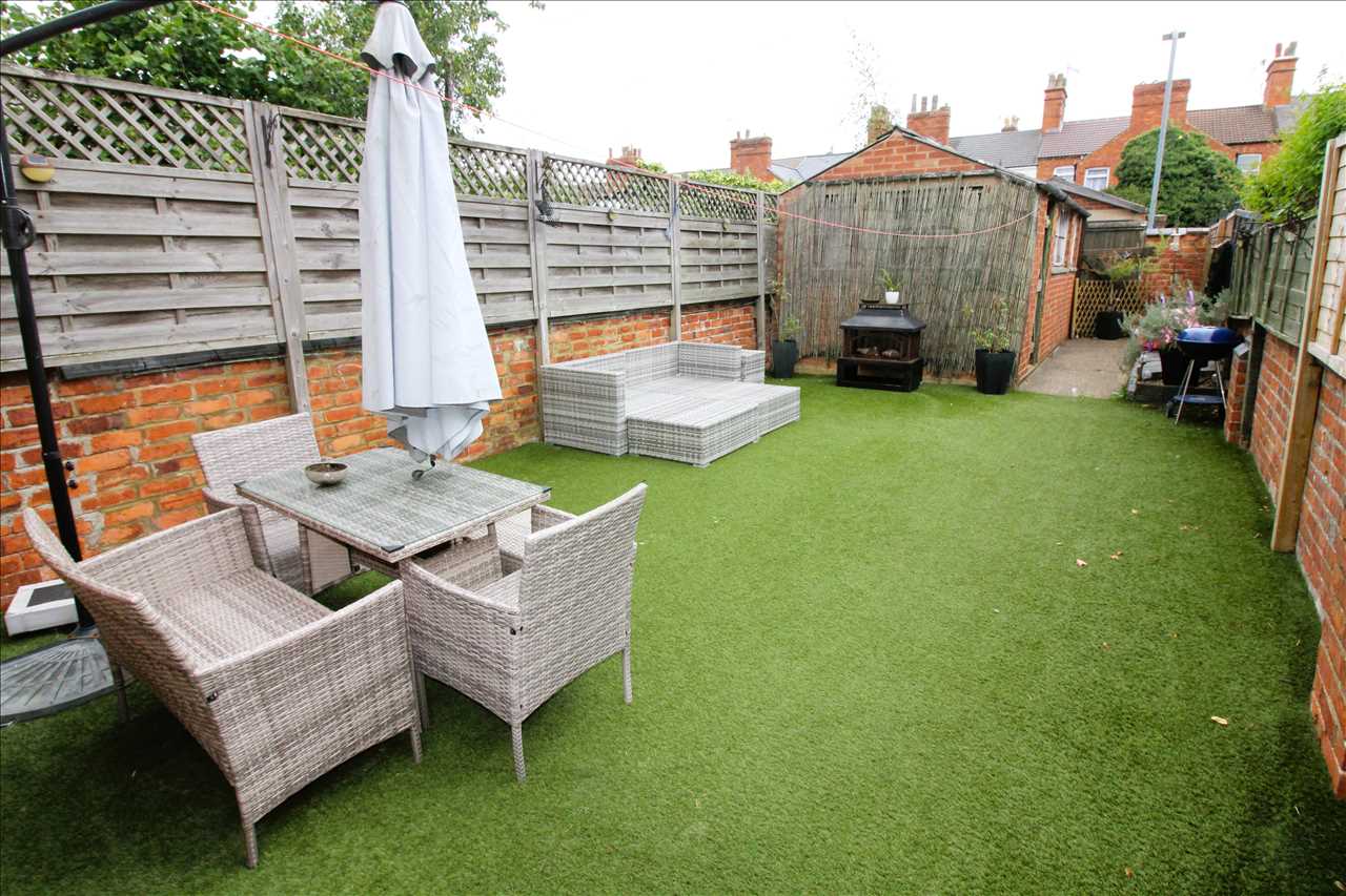 Cambridge Street, Wolverton - Picture 13