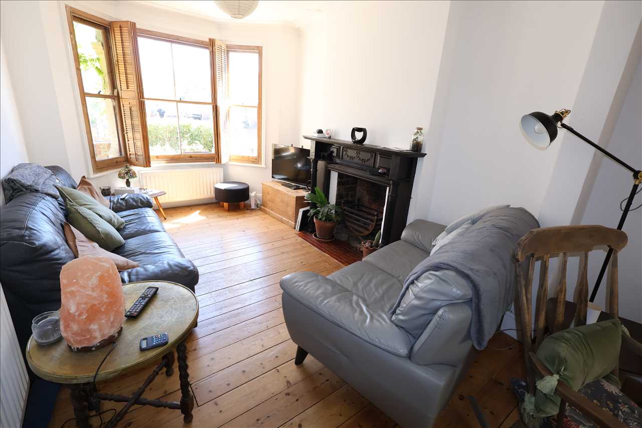 Anson Road, Wolverton - Picture 3