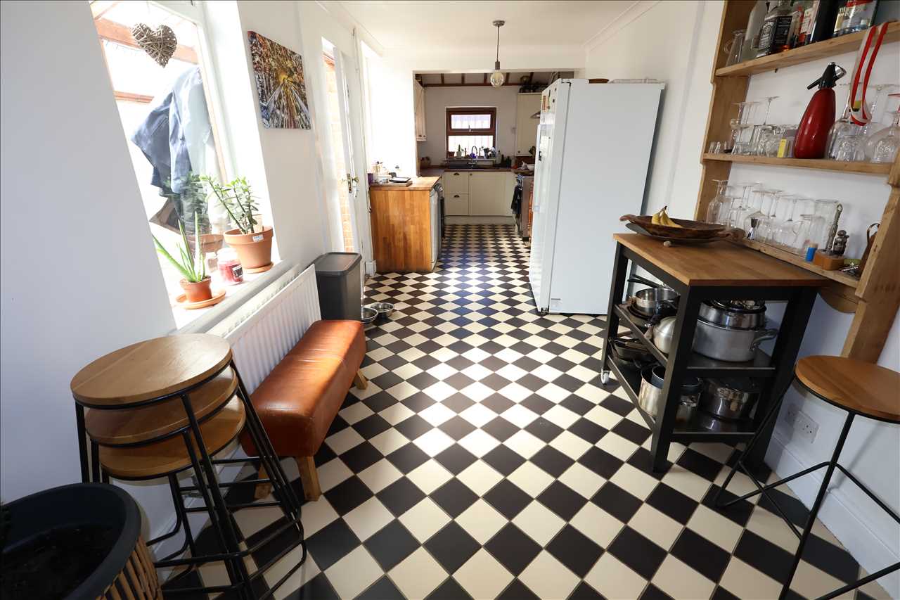 Anson Road, Wolverton - Picture 5