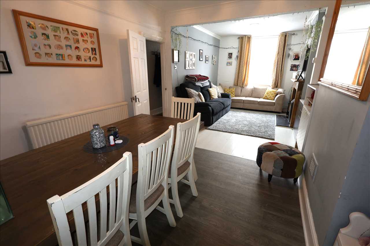 King Edward Street, New Bradwell - Picture 2