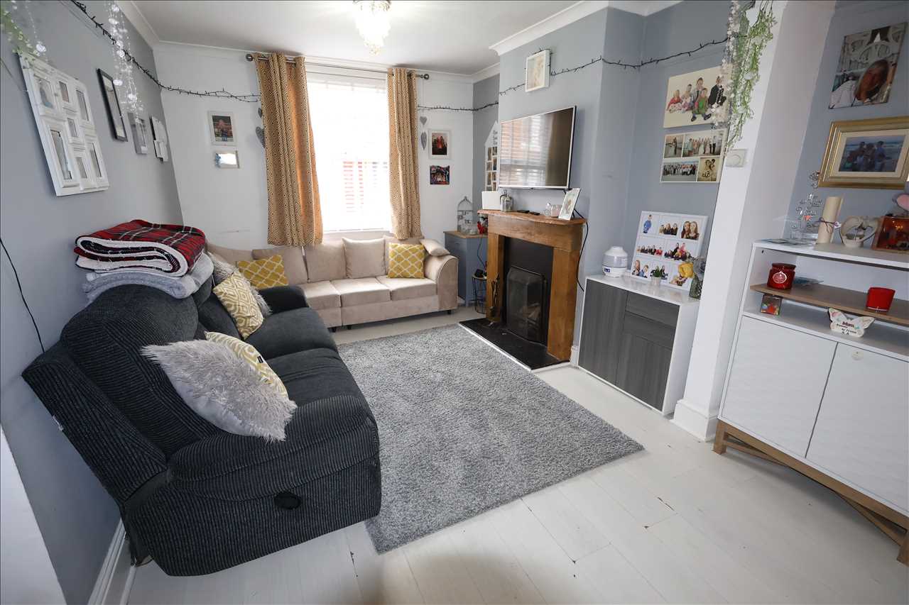 King Edward Street, New Bradwell - Picture 3