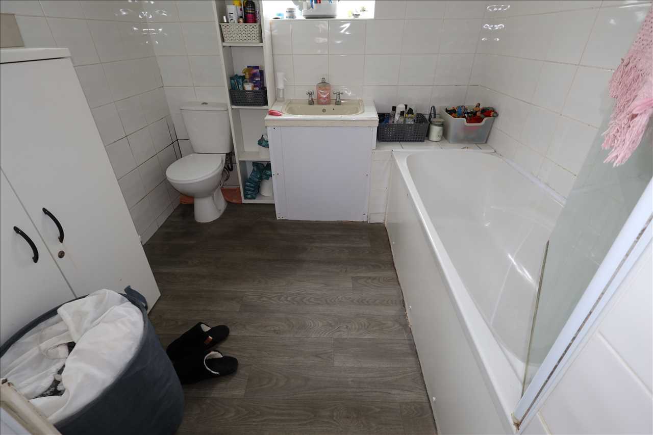 King Edward Street, New Bradwell - Picture 7