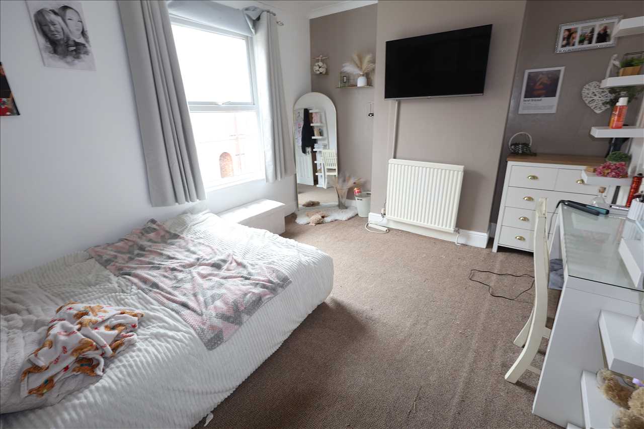 King Edward Street, New Bradwell - Picture 8