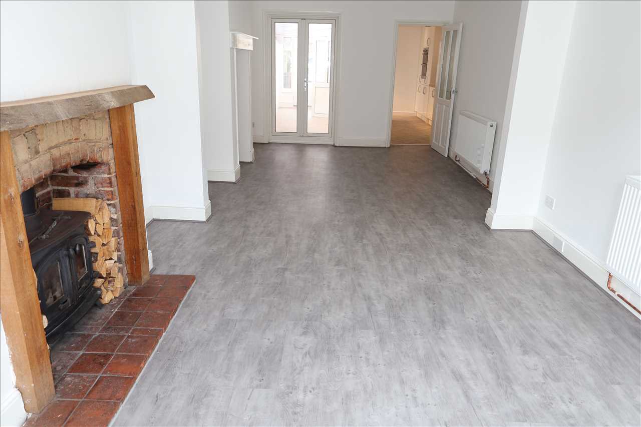 Cambridge Street, Wolverton - Picture 2