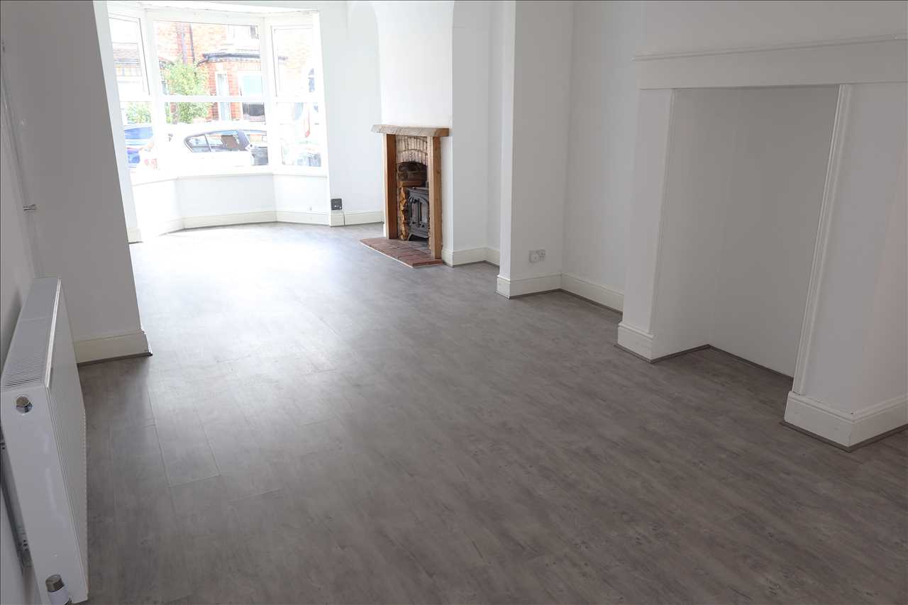 Cambridge Street, Wolverton - Picture 3