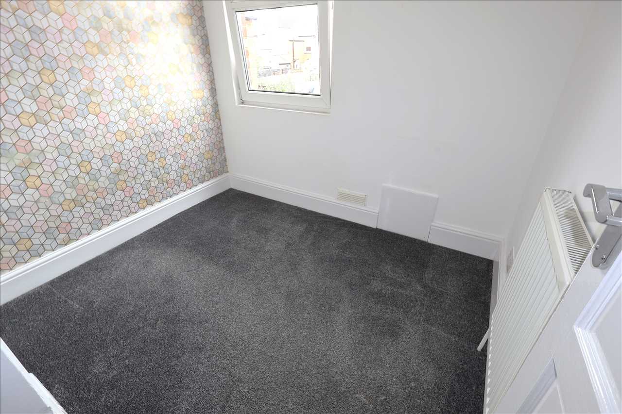 Cambridge Street, Wolverton - Picture 10