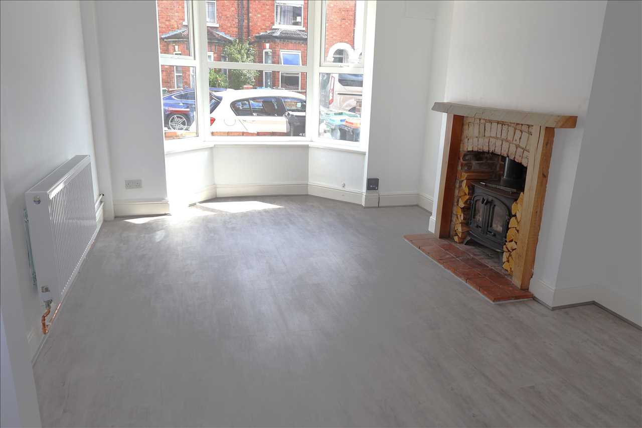 Cambridge Street, Wolverton - Picture 15