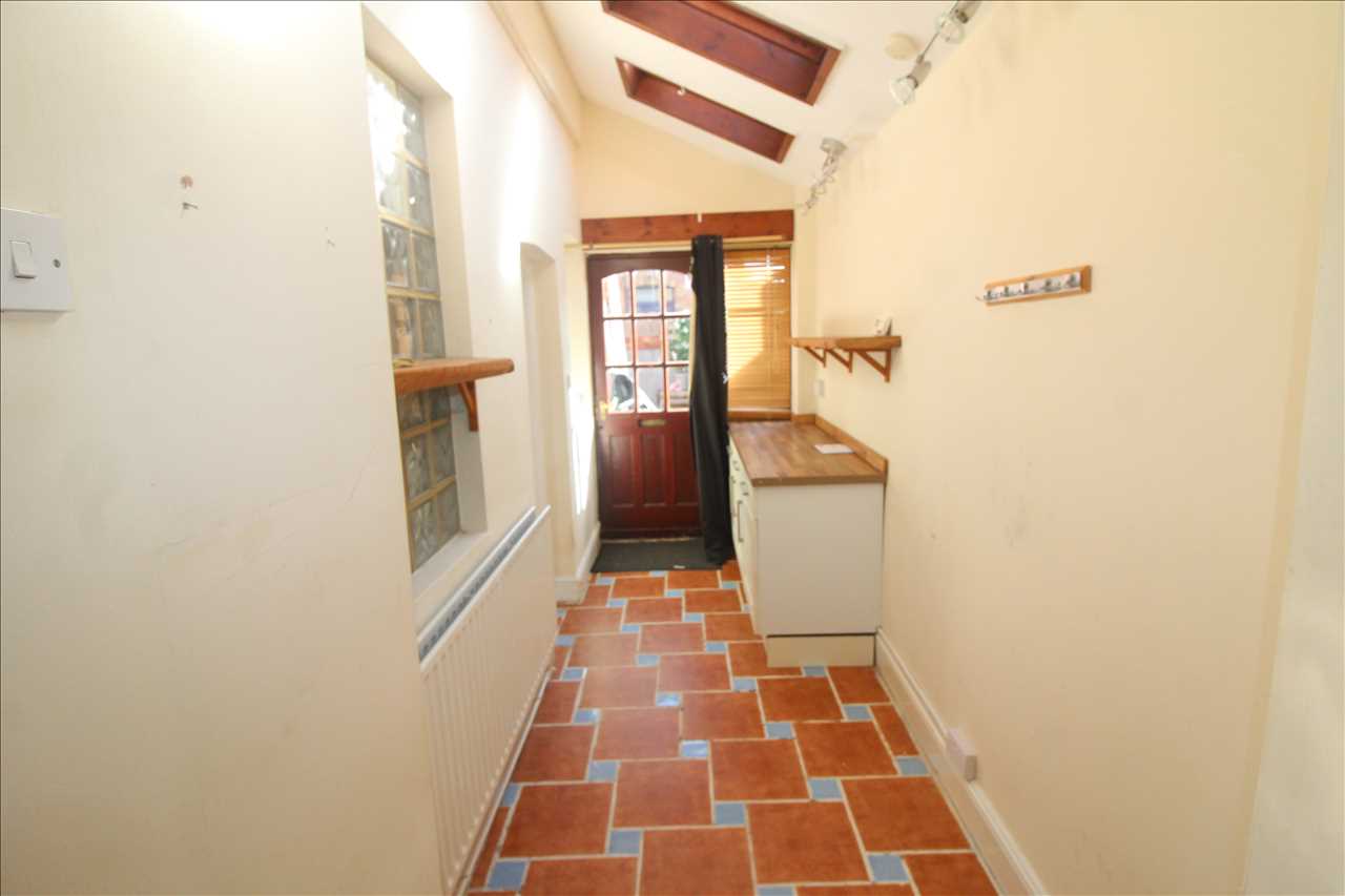 Jersey Road, Wolverton - Picture 5