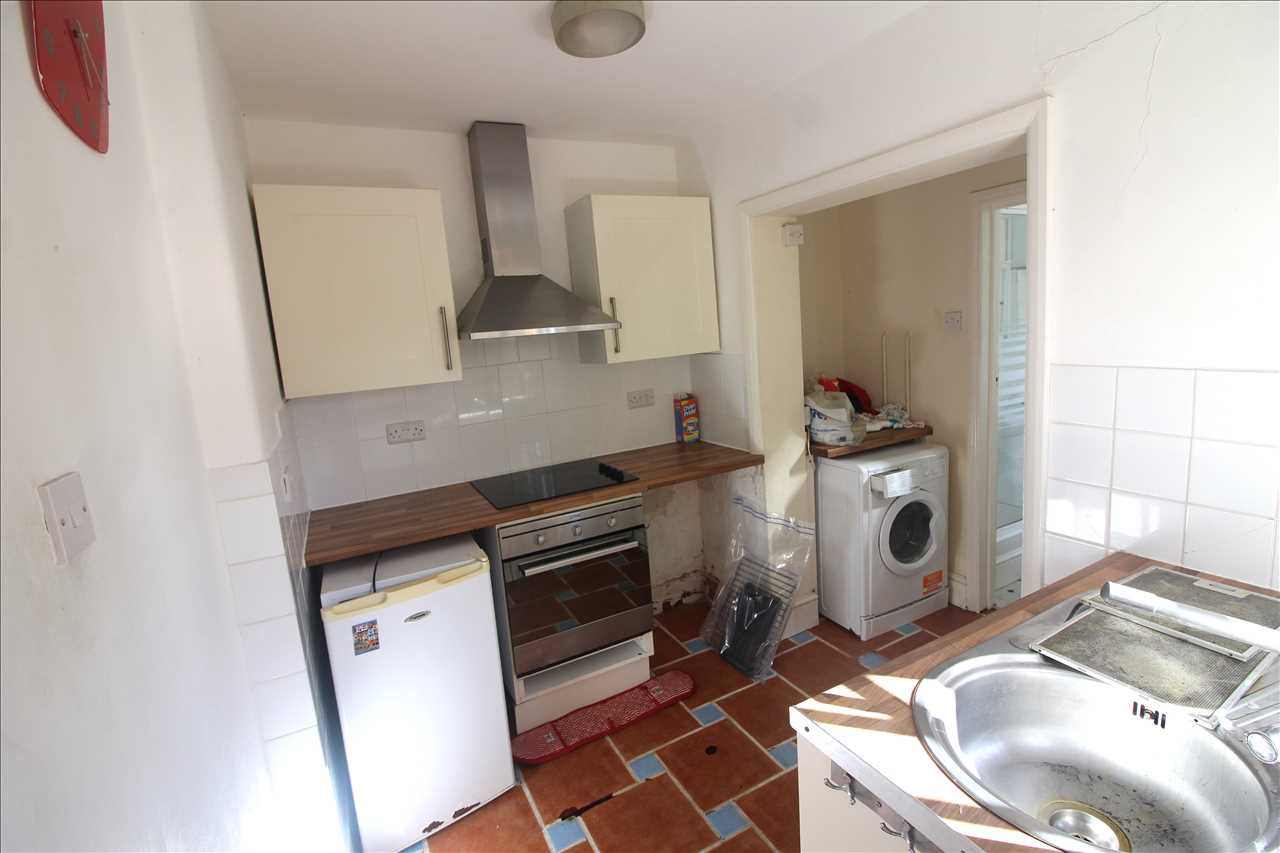 Jersey Road, Wolverton - Picture 6