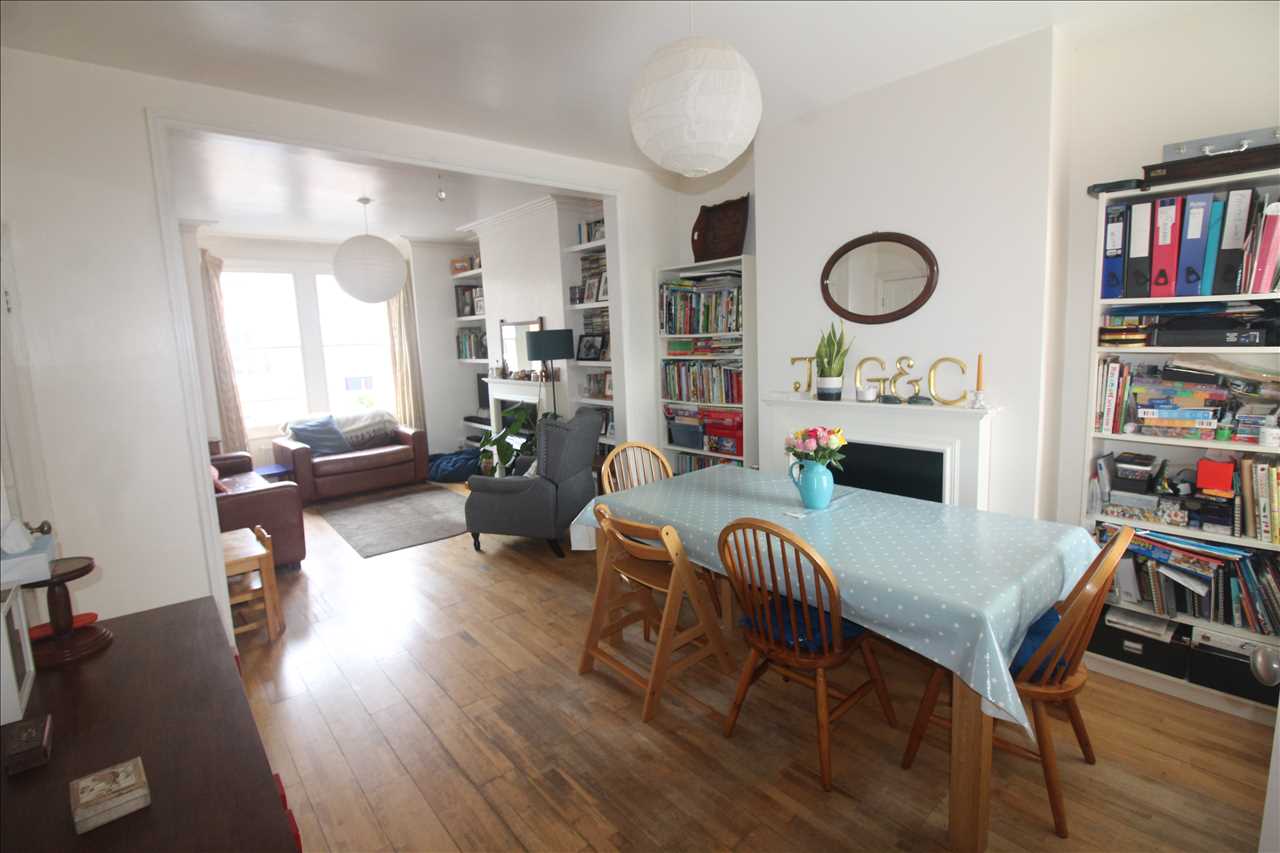 Western Road, Wolverton - Picture 3