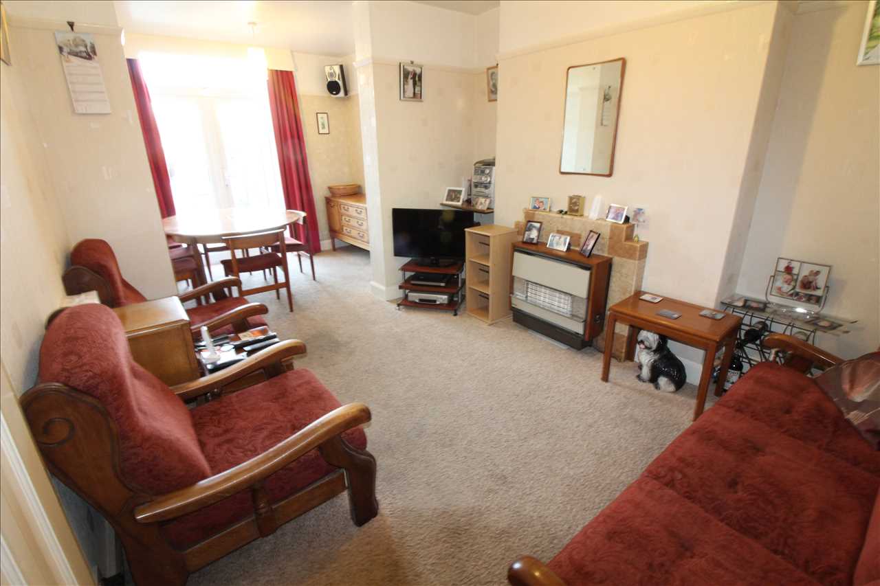 Gloucester Road, Wolverton - Picture 3