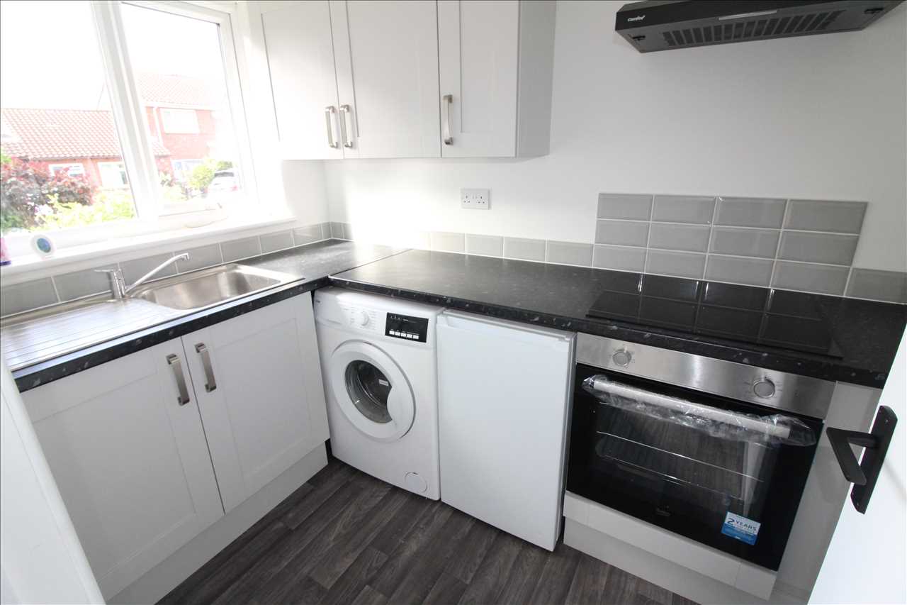 Challacombe, Furzton - Picture 3