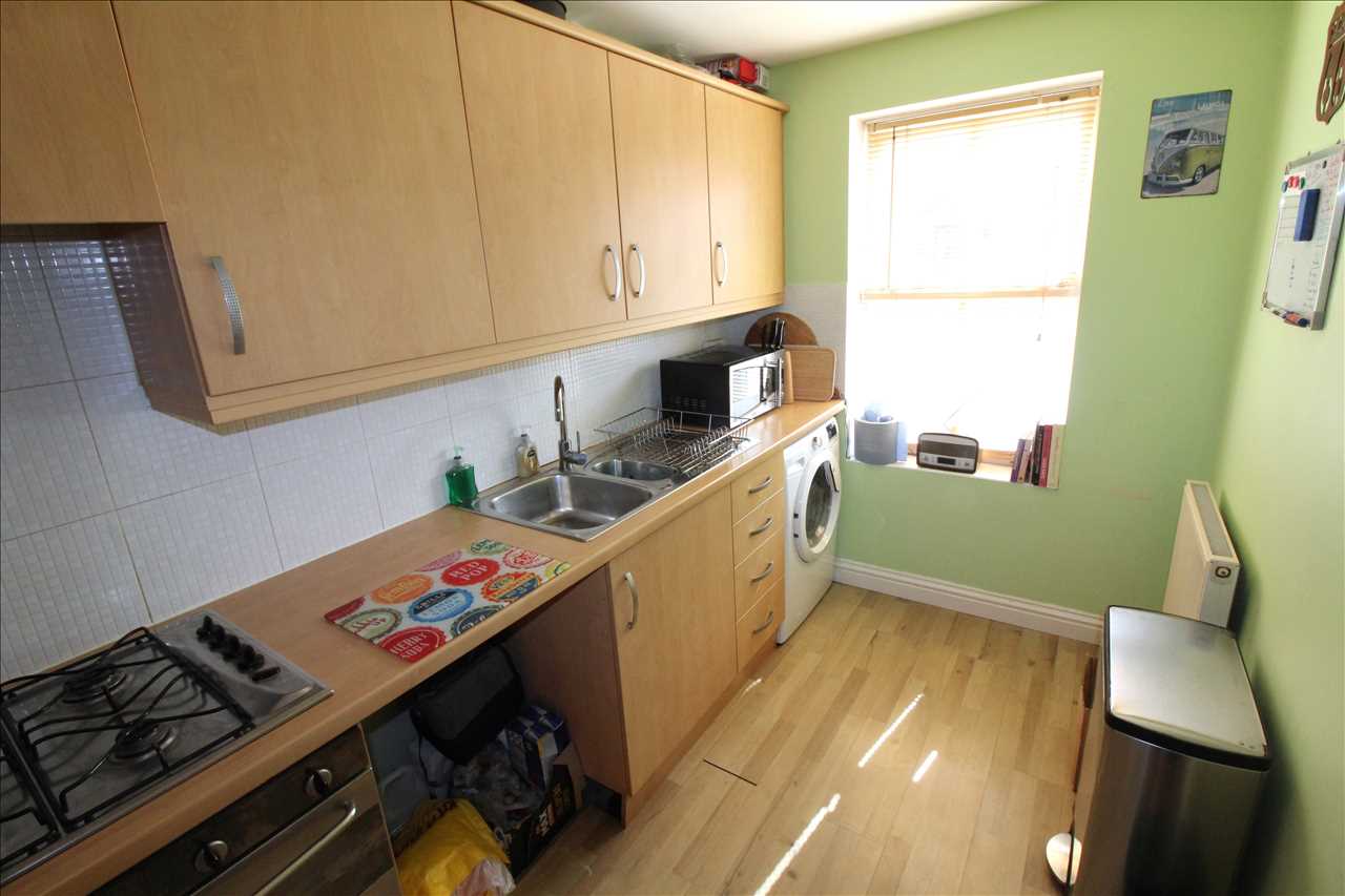Oriel Close, Wolverton - Picture 2