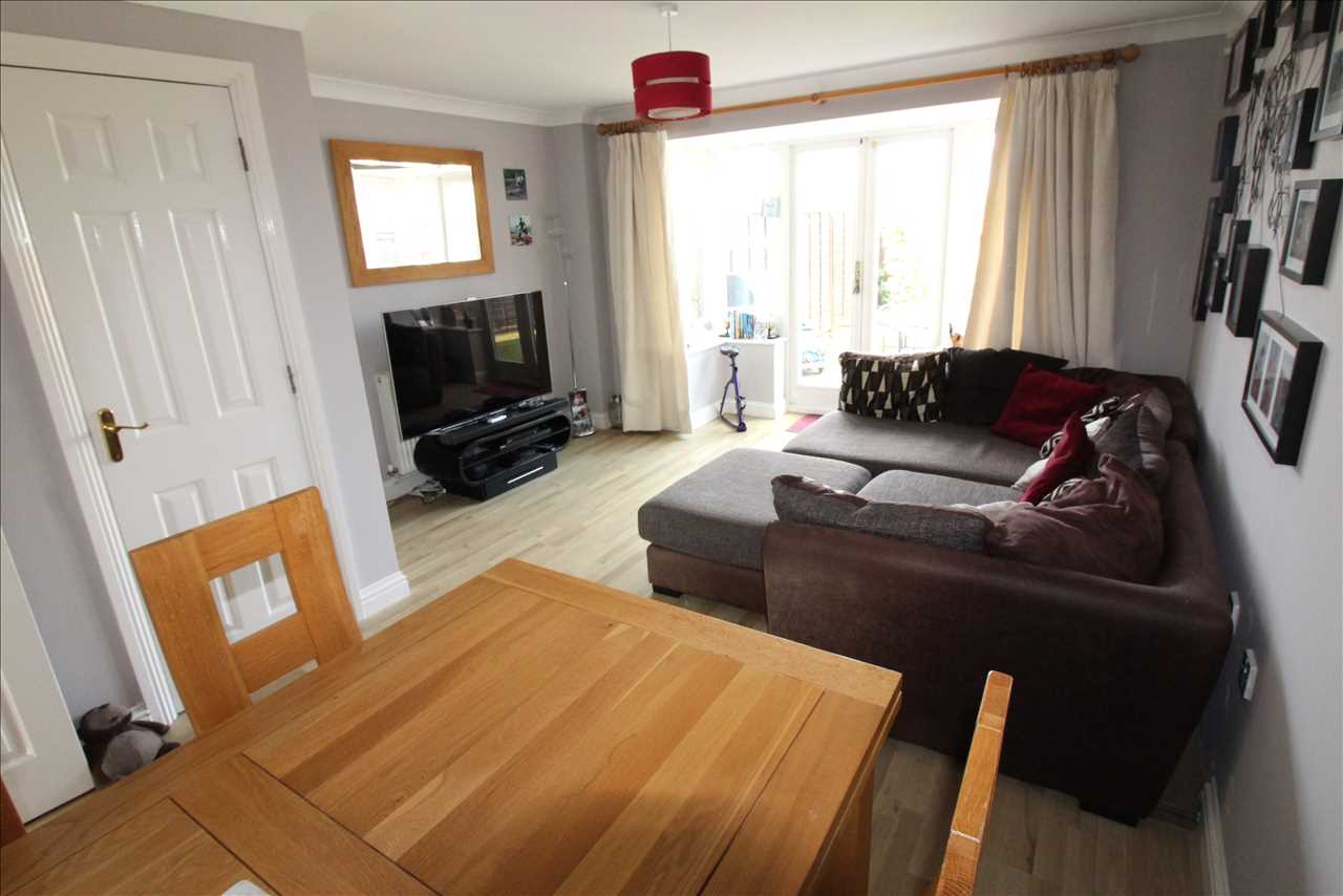 Oriel Close, Wolverton - Picture 3