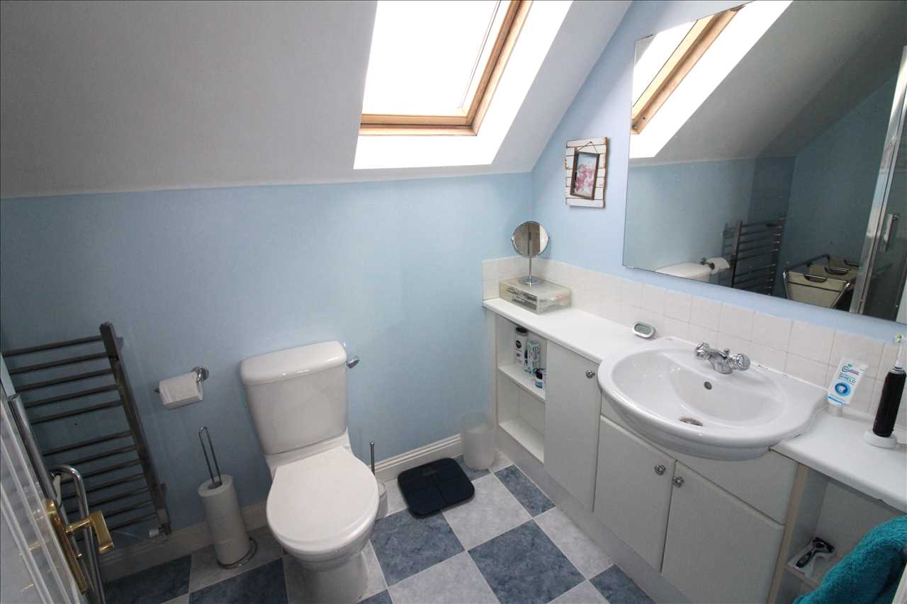 Oriel Close, Wolverton - Picture 11