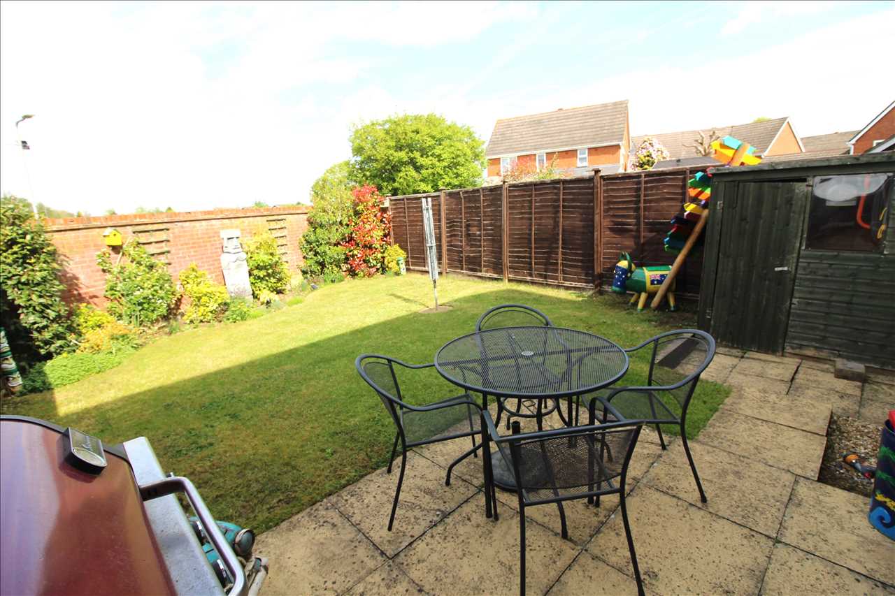 Oriel Close, Wolverton - Picture 12