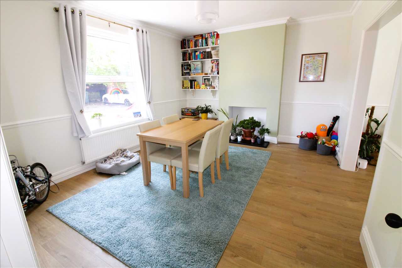 Caledonian Road, New Bradwell - Picture 2