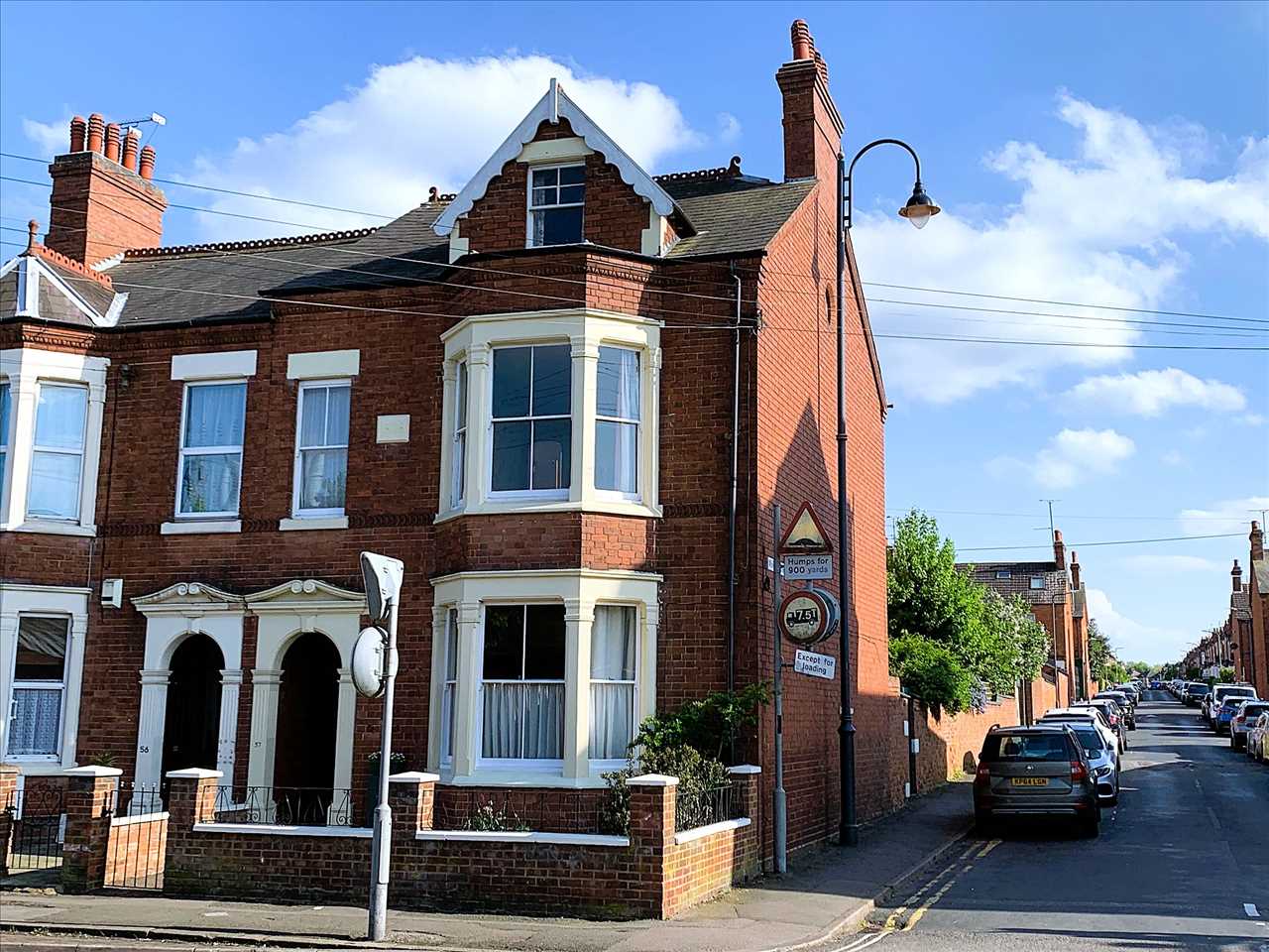 Stratford Road, Wolverton - Picture 1