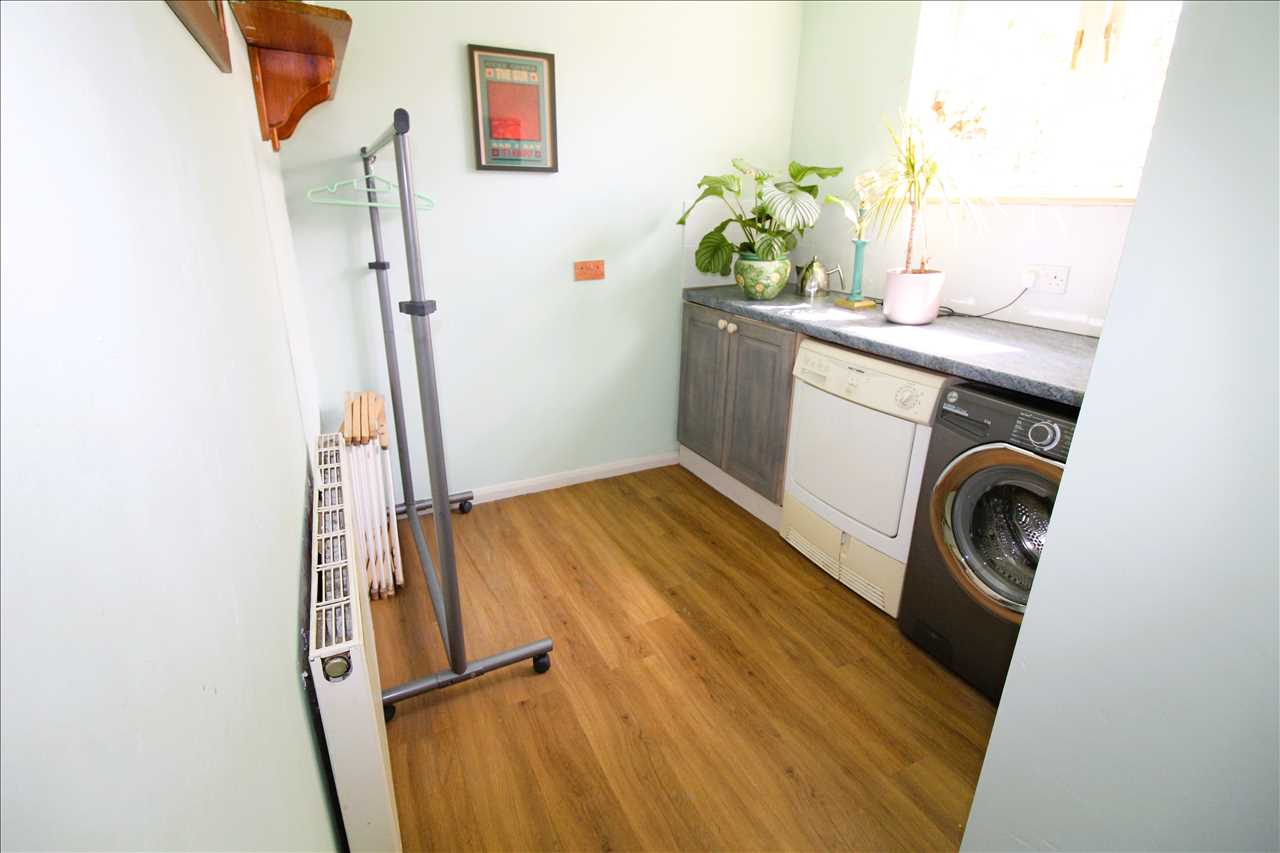 Stratford Road, Wolverton - Picture 9