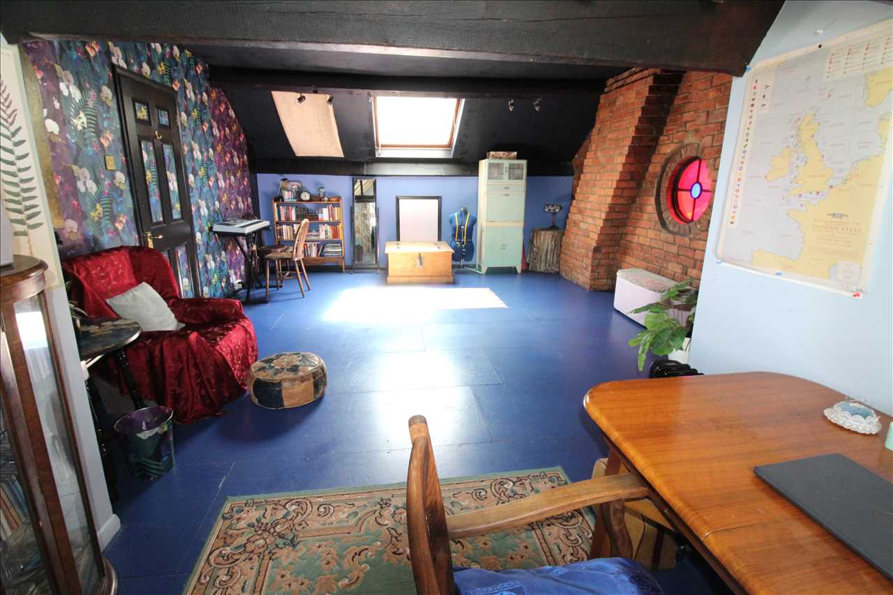 Stratford Road, Wolverton - Picture 20