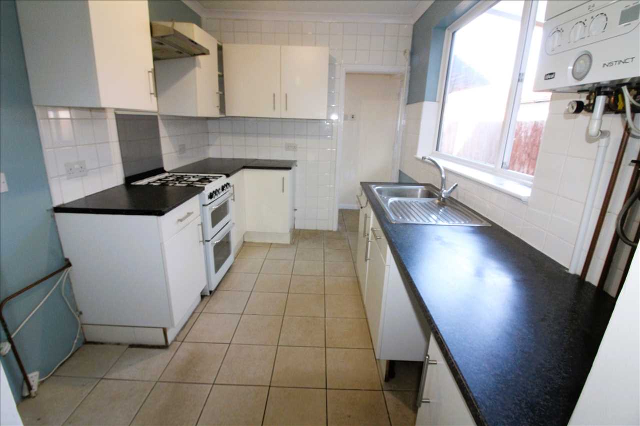 Cambridge Street, Wolverton - Picture 4