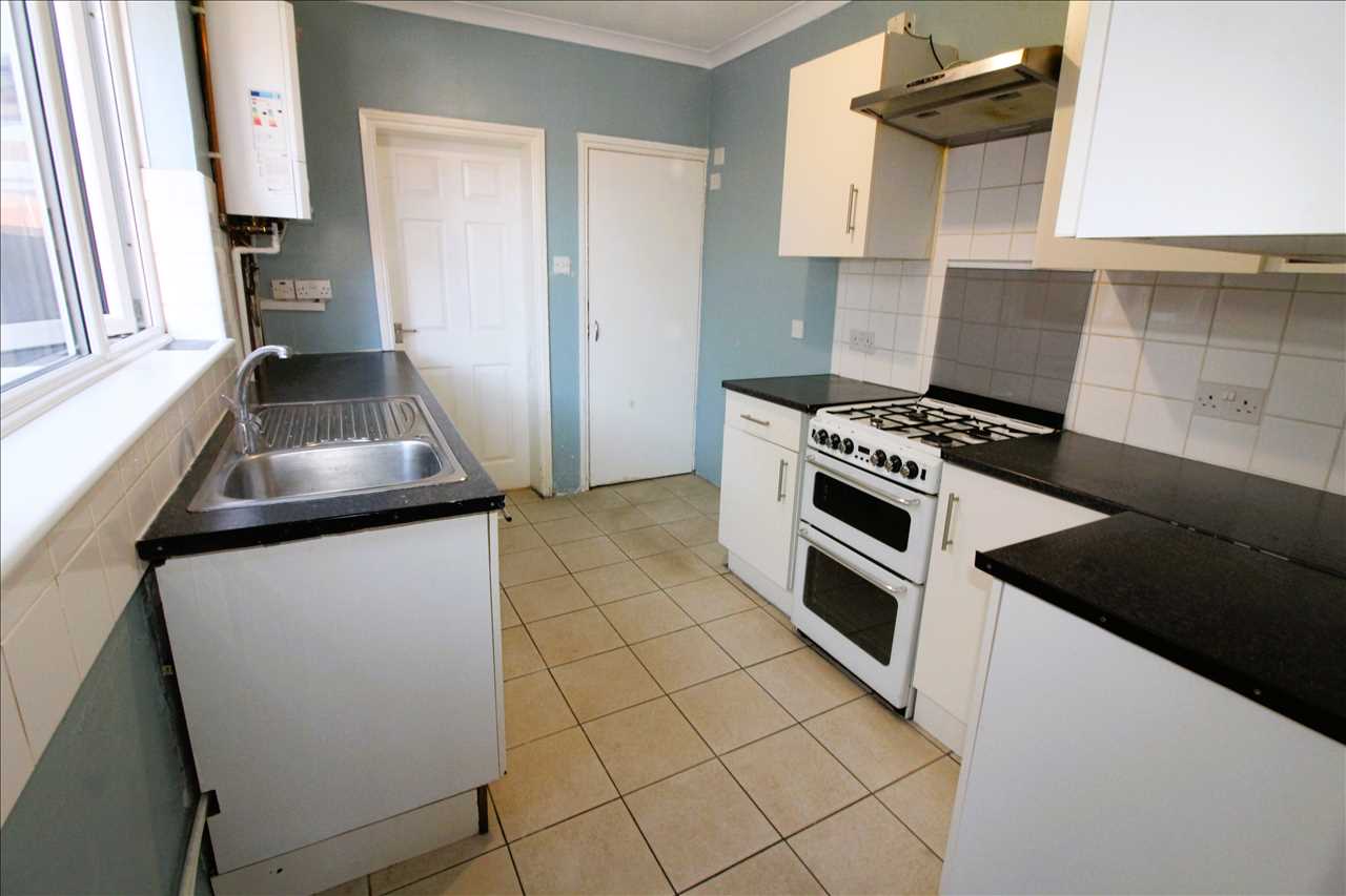 Cambridge Street, Wolverton - Picture 5