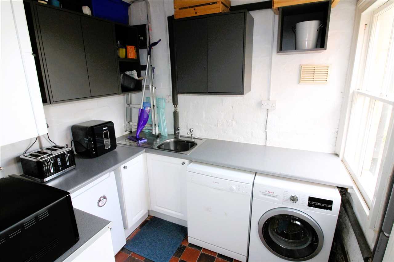 Windsor Street, Wolverton - Picture 5
