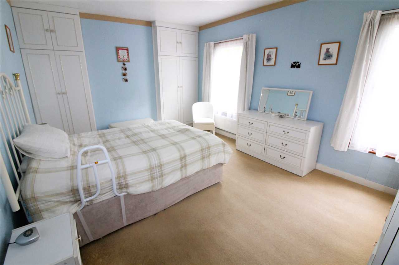Wood Street, New Bradwell - Picture 7