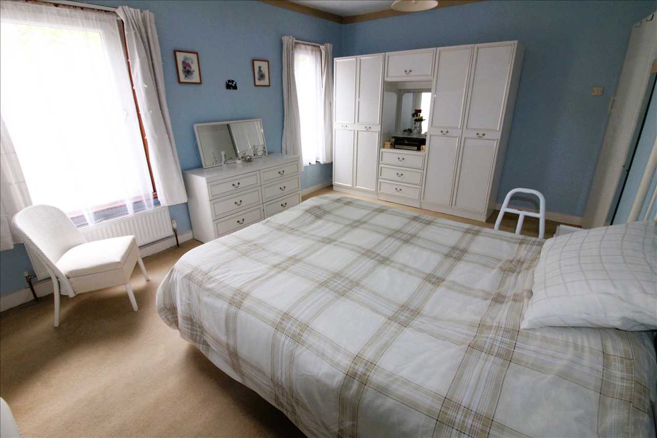 Wood Street, New Bradwell - Picture 8