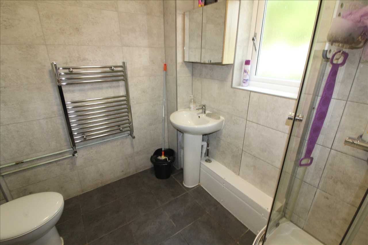 Bridgeford Court, Oldbrook - Picture 4