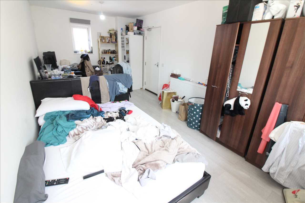 Bridgeford Court, Oldbrook - Picture 10