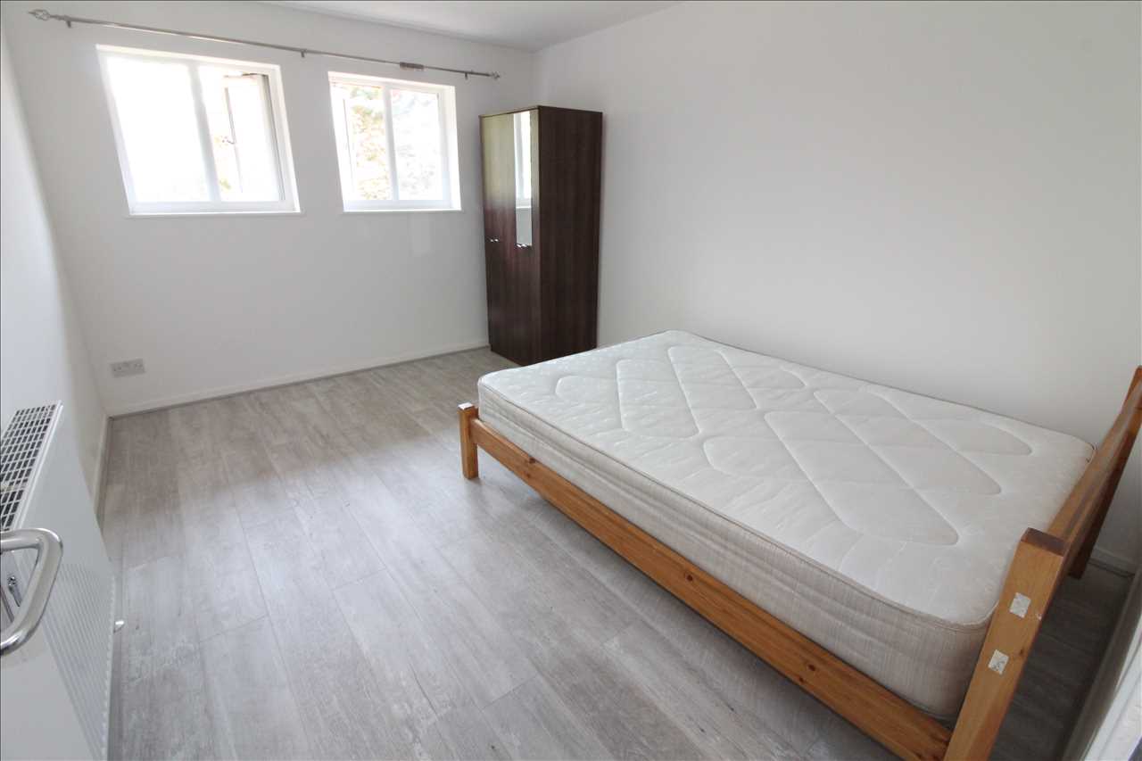 Bridgeford Court, Oldbrook - Picture 13