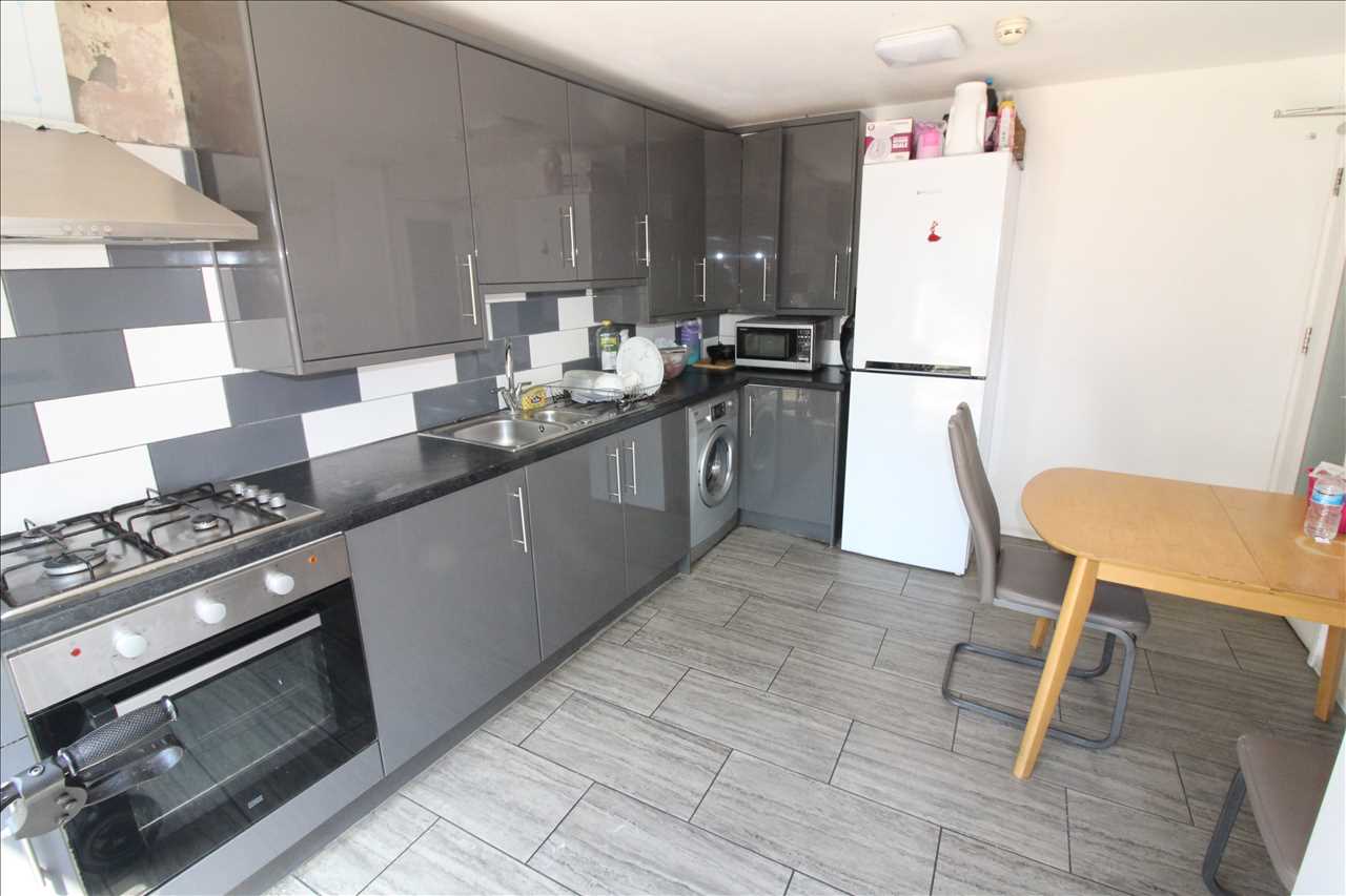 Kernow Crescent, Fishermead - Picture 6
