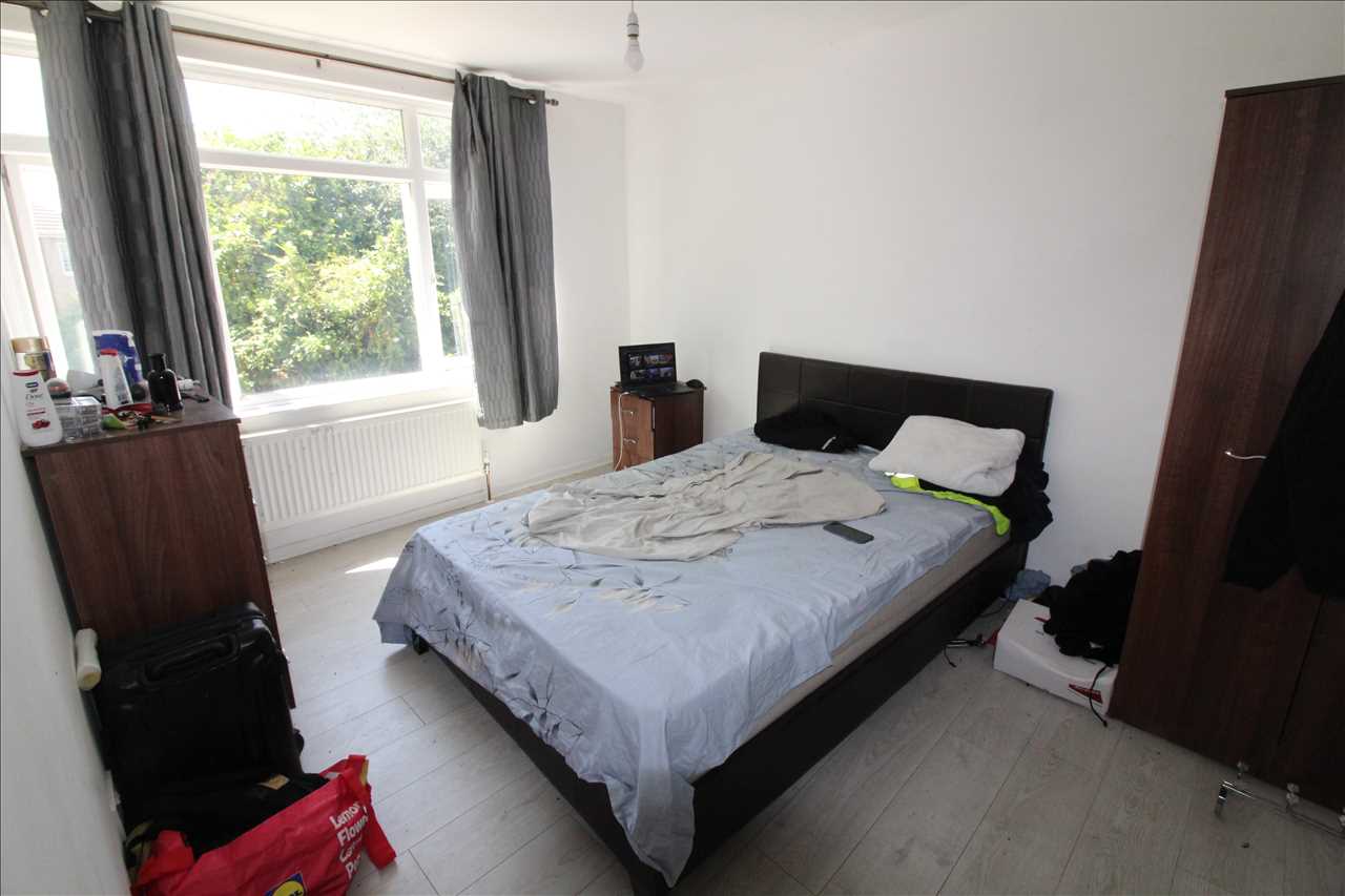 Kernow Crescent, Fishermead - Picture 8