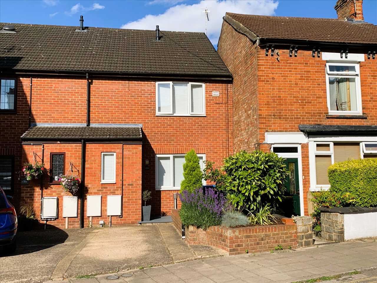 Queen Anne Street, New Bradwell - Picture 1