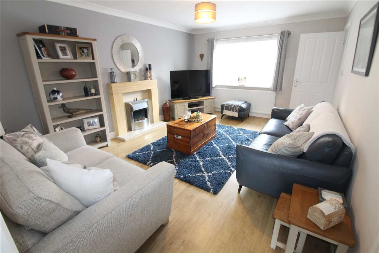 Queen Anne Street, New Bradwell - Picture 3