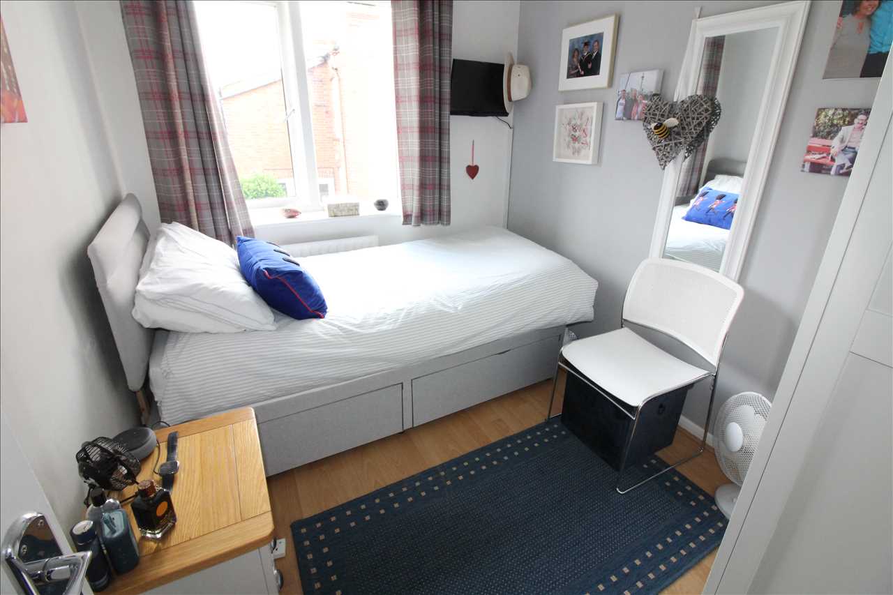 Queen Anne Street, New Bradwell - Picture 9