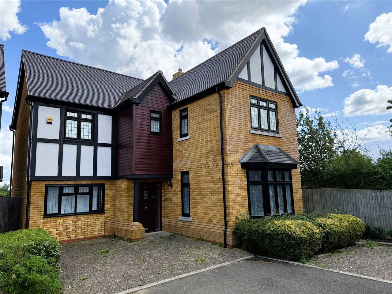 Rose Court, Wolverton - Picture 1