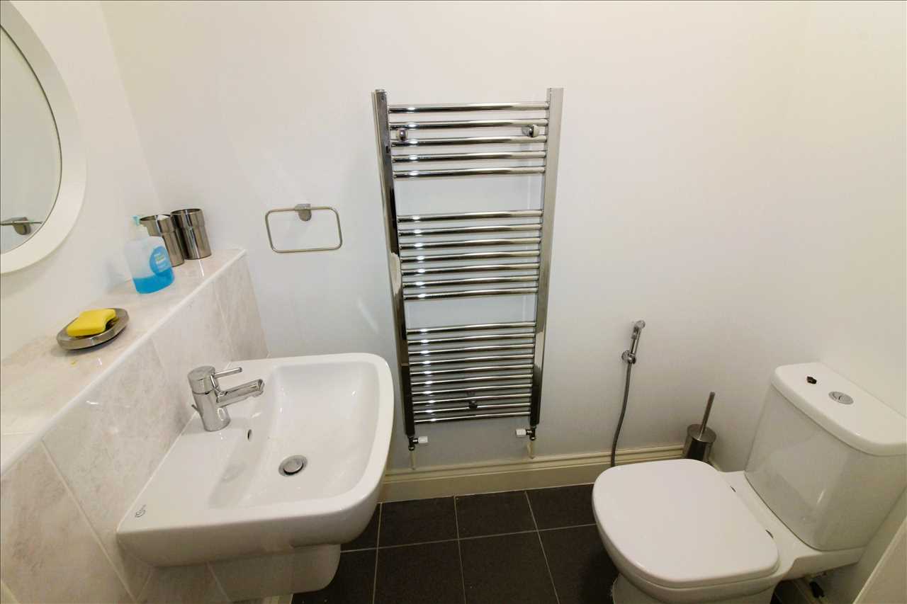 Rose Court, Wolverton - Picture 24