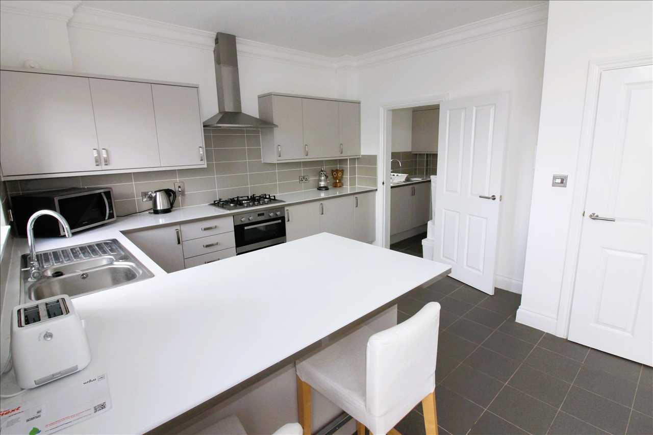 Rose Court, Wolverton - Picture 6