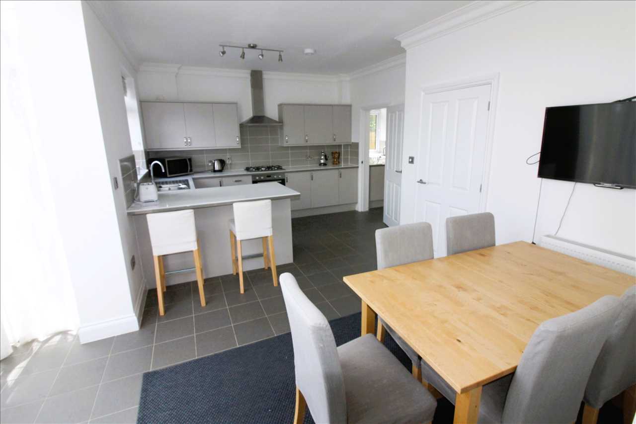 Rose Court, Wolverton - Picture 8