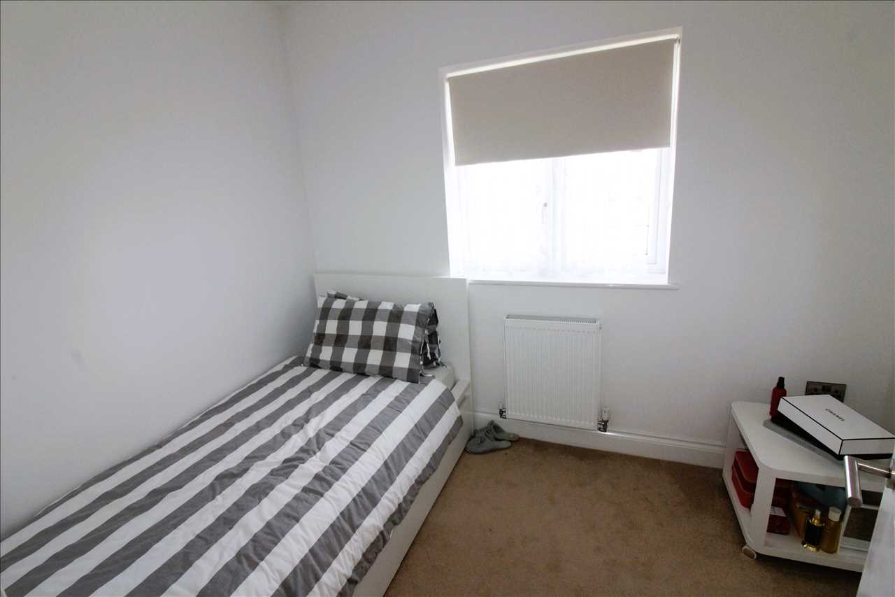 Rose Court, Wolverton - Picture 17