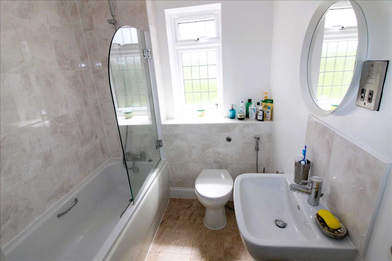 Rose Court, Wolverton - Picture 18