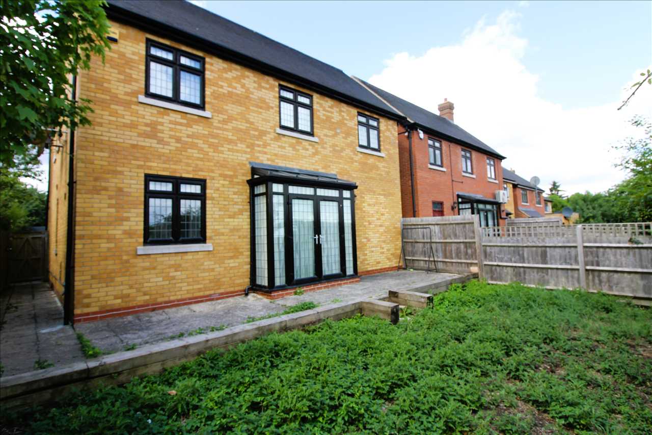Rose Court, Wolverton - Picture 21