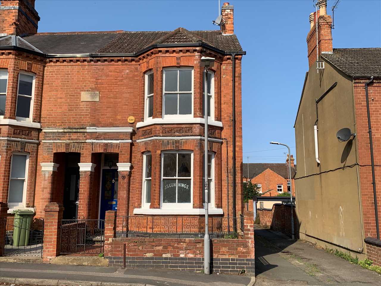Cambridge Street, Wolverton - Picture 1
