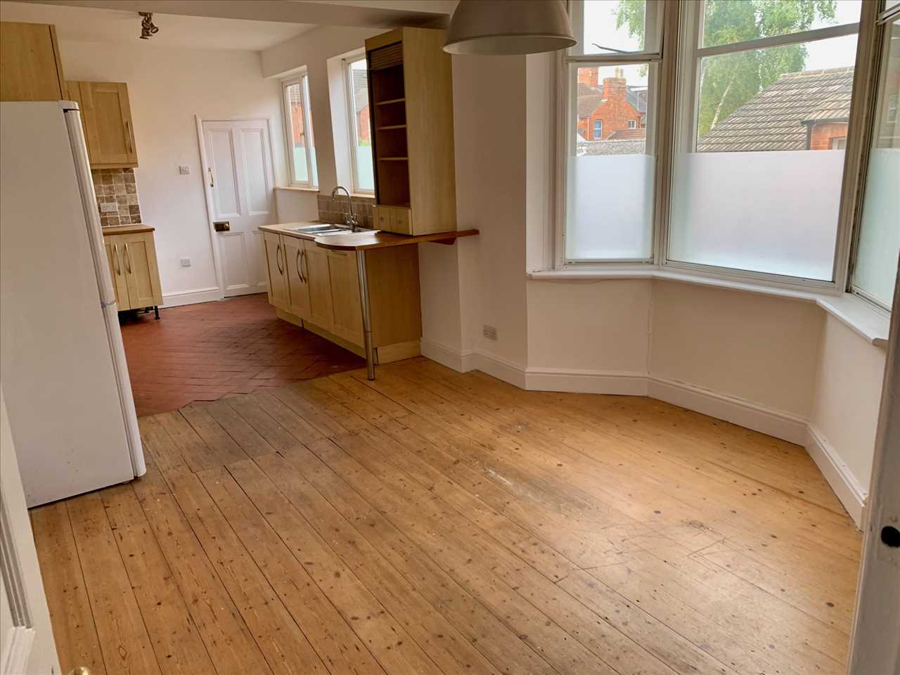 Cambridge Street, Wolverton - Picture 21