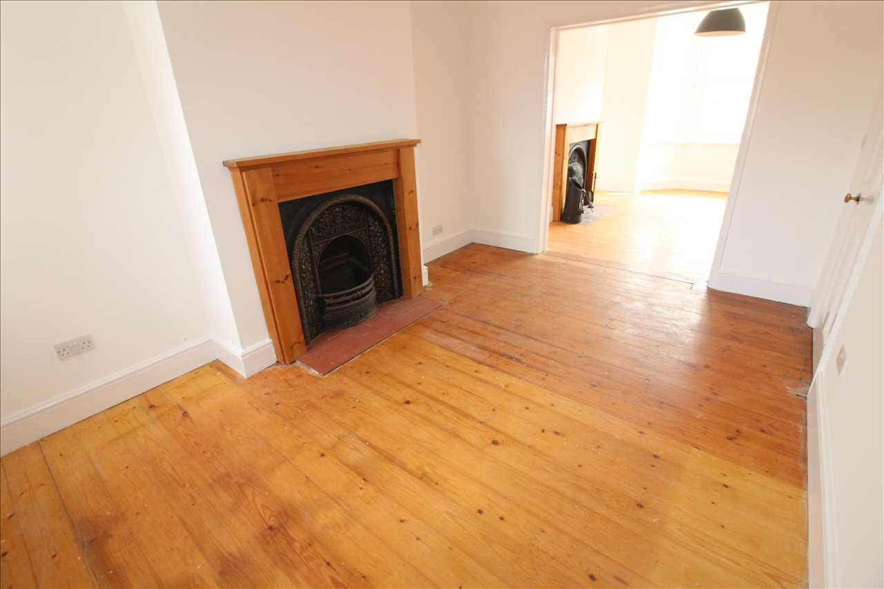 Cambridge Street, Wolverton - Picture 3